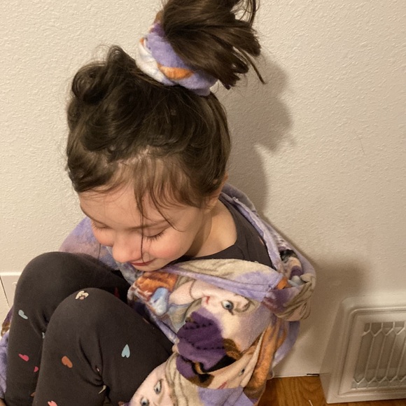 Scrunchy and jacket or sold separately - Picture 5 of 5